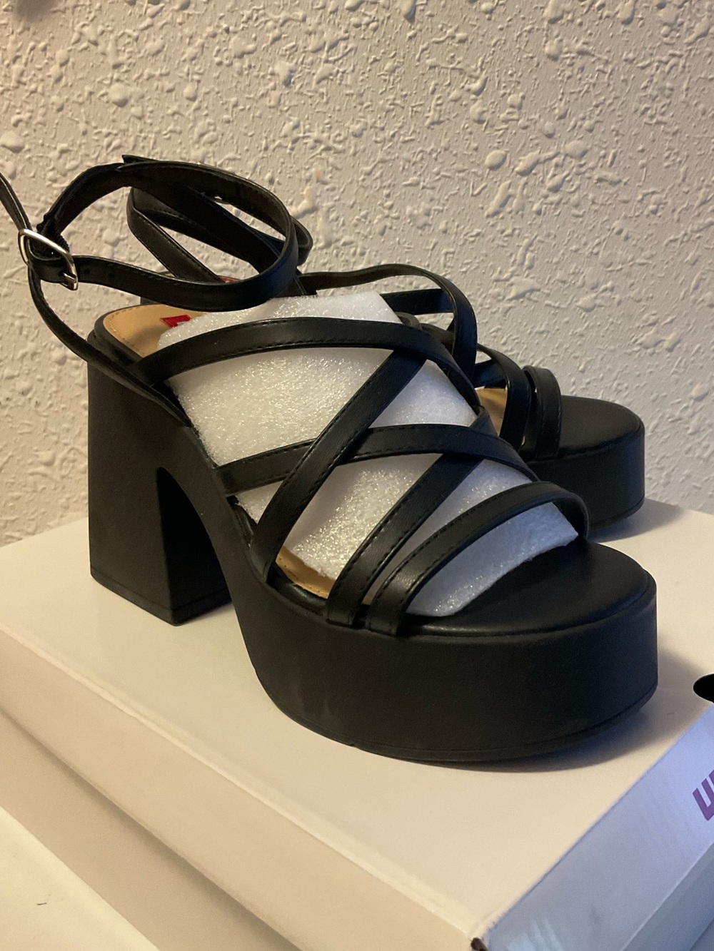 UNIONBAY Tatiana Strap platform chunky heel. Women’s size 6